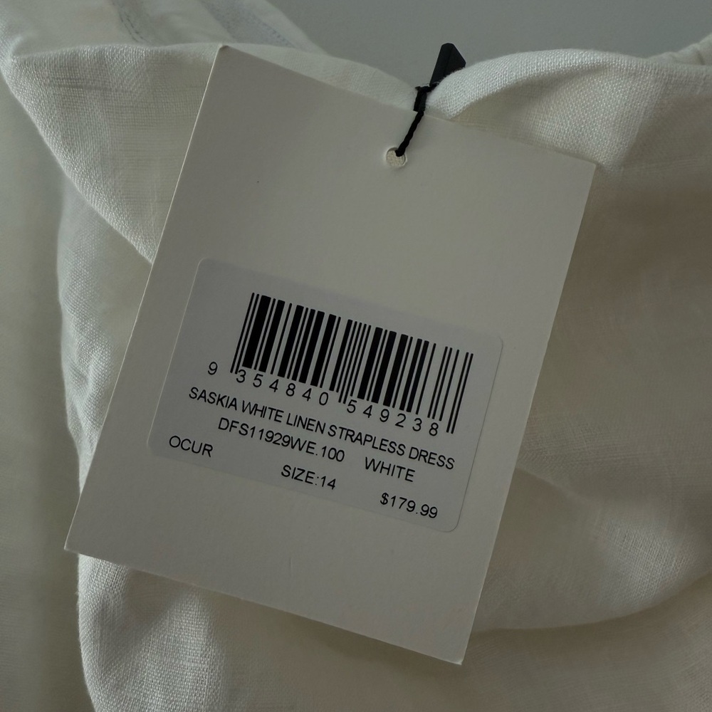 DISSH Elegant White Strapless Maxi Dress - Picture 3 of 5